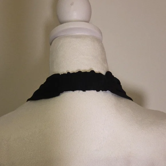 Elegant Black Halter Dress with Silver Accent - Picture 8 of 9